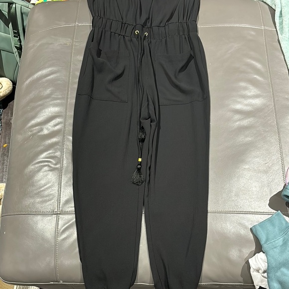 Black Off-Shoulder Jumpsuit - Picture 3 of 4